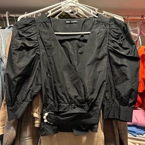 Puff sleeve, low cut top